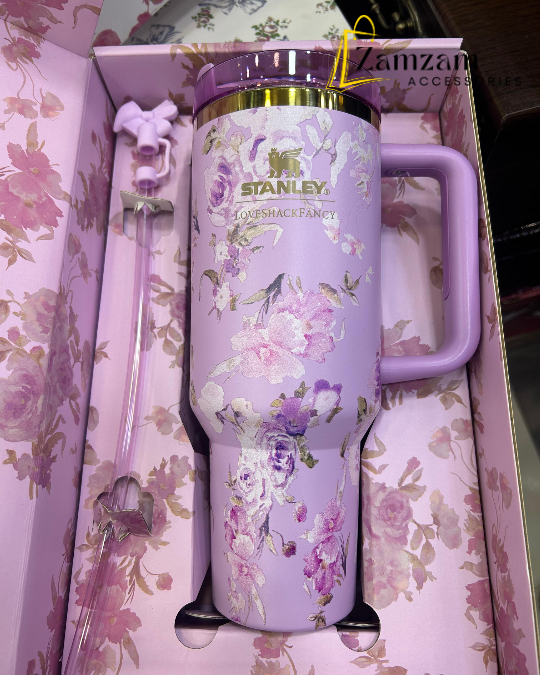 The Stanley X LoveShackFancy Holiday Quencher | 40oz – Happy Thoughts | Premium Box Pack